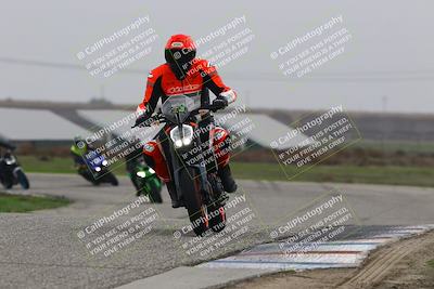 media/Nov-29-2025-TrackDaz (Sat) [[10ae2d9bce]]/C Group/Session 4 (Wheelie Bump)/